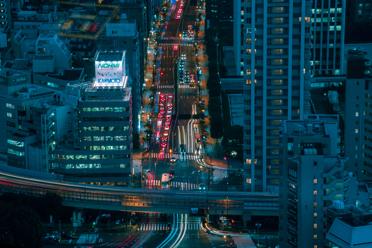 The view of cars driving from the Tokyo Tower.